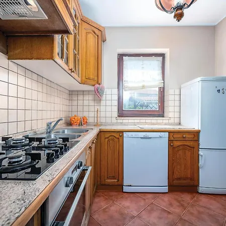 Апартаменты Stunning In With Kitchen