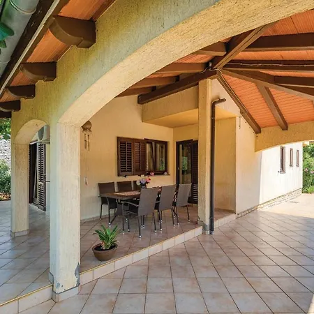 Stunning In With Kitchen Appartement