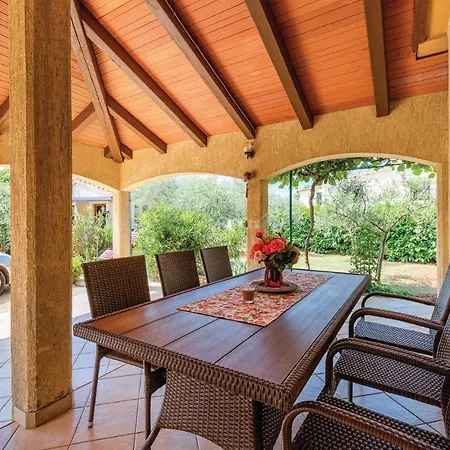 Stunning In With Kitchen Rovinj