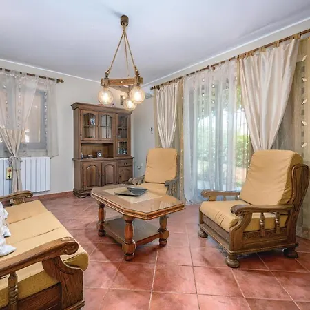 3 Bedroom Lovely In Apartmán