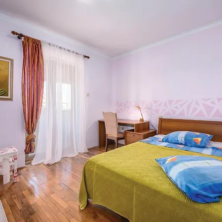 Apartmán 3 Bedroom Lovely In Rovinj