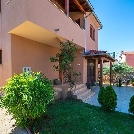 3 Bedroom Lovely In Apartmán Rovinj