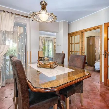 3 Bedroom Lovely In * Rovigno