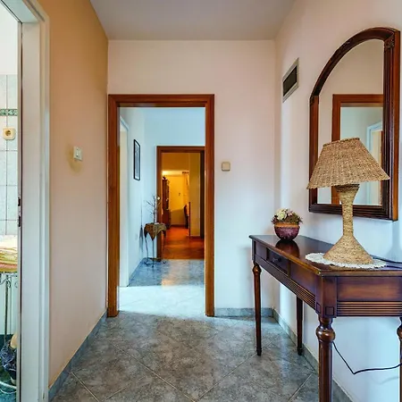 Appartamento 3 Bedroom Lovely In *