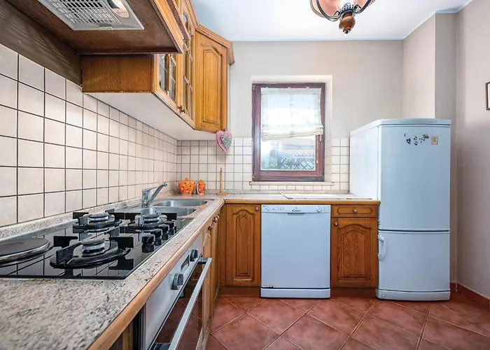 公寓 3 Bedroom Lovely In