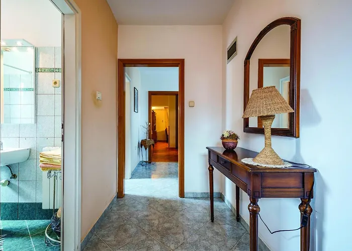 公寓 3 Bedroom Lovely In *